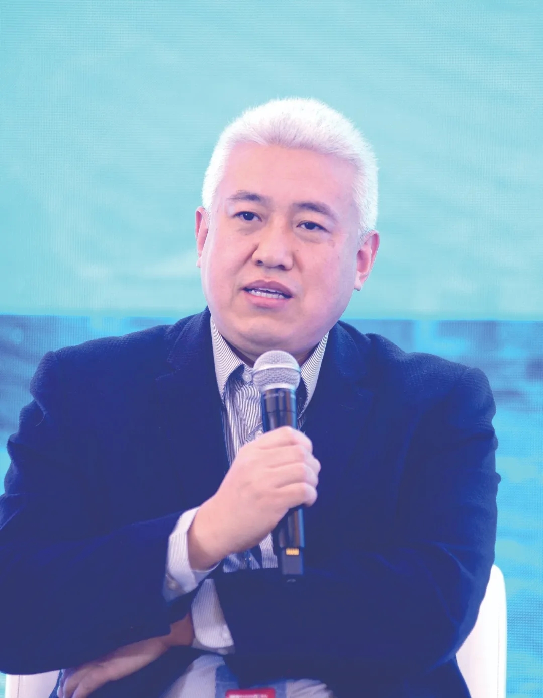 祝贺我院黄萱菁老师,王新老师荣获2021年"上海市育才奖"